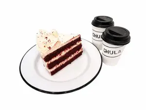 Torta red velvet + 2 lattes