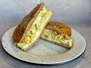 Sandwich pollo & palta