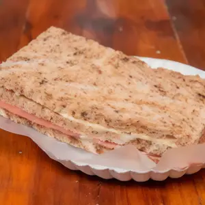 Sándwiches miga negros c/u