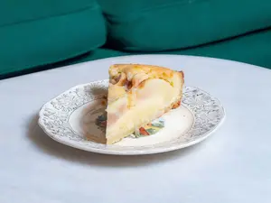 Porción Torta De Peras Y Harina De Almendras