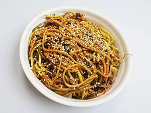 Fideos al curry picante