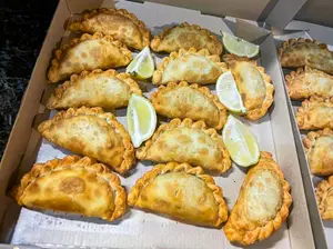12 empanadas de carne fritas