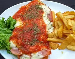 Milanesa pollo napolitana