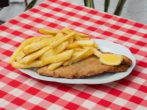 Milanesa ternera c/guarnición