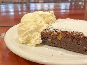 Brownie con helado