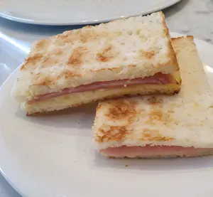 Tostado de jamón y queso