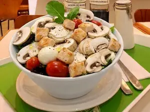 Ensalada de pollo y champiñón Sin TACC