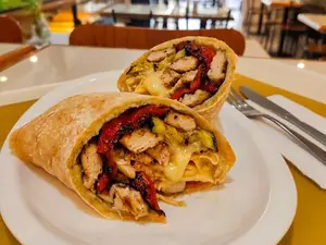 Wrap Sin TACC de pollo y vegetales