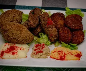 Plato familiar