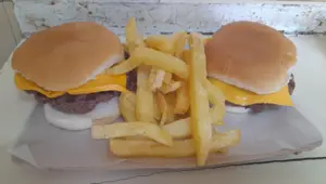 2 hamburguesas mas fritas