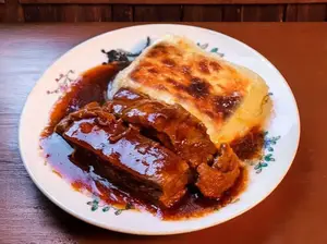 Costillitas bbq con milhoja de papa