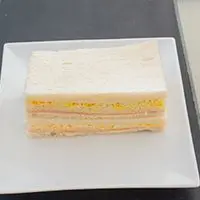 Sándwich de miga jamón y huevo