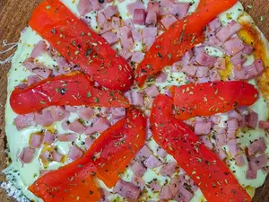 Mozza, jamón y morrón grande