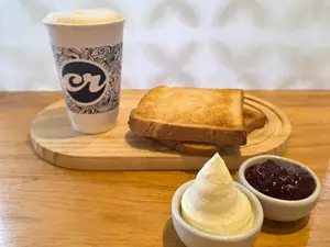 Café + Tostadas