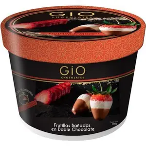 Gio frutillas baña en choco
