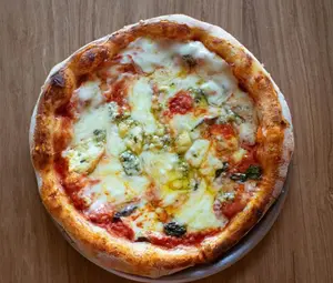 Pizza Cisneros
