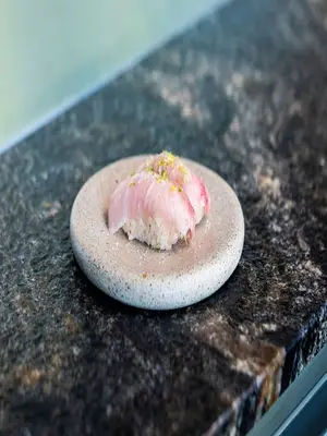 Nigiri pesca blanca