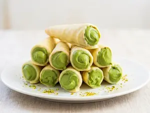 1/2 docena pistacho bañados blanco