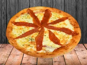 Pizza de jamón y morrones