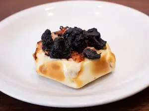 Canastita de panceta ciruelas