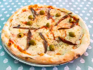 Pizza gran muzzarella anchoas