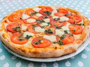 Pizza grande de napolitana
