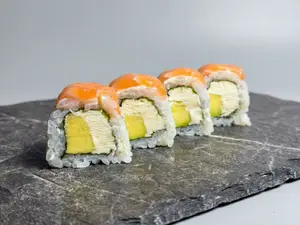 Golden Sake Roll (5 Piezas)