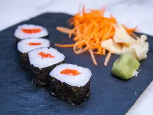 Maki de salmón roll / 5 piezas