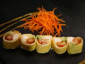 Tamago Crunch Roll / 5 Piezas