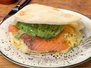 Salmon pitta