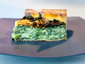 Tarta de espinaca y queso brie