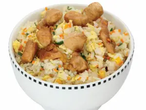 Yakimeshi con pollo