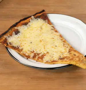 Faina con muzzarella