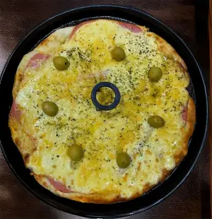 Muzzarella, provolone y jamón