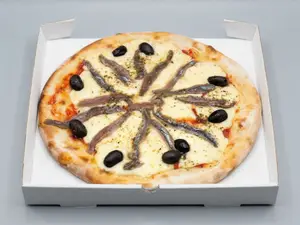 Pizza muzzarella y anchoas