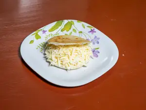 Arepa (Jamón Y Queso)