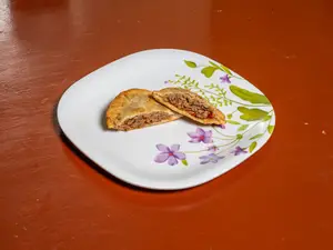 Pastelito De (Carne Mechada)
