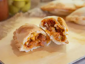 Empanada De Carne Cortada A Cuchillo