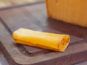 Queso Ahumado En Fetas 100grs