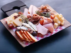 Picada de fiambres y quesos