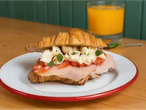 Croissant Mediterraneo