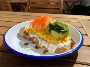 Tostón avocado clasico