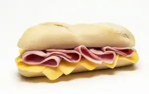 Sándwich clásico mortadela
