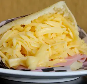 Arepa de jamón y queso