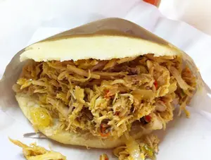Arepa de pollo