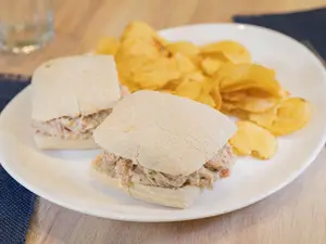 Sándwich De Crema De Atún
