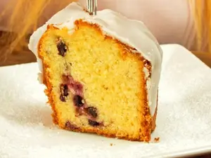 Budín de limón con arándanos