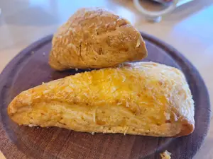 Scons de queso (2 unidades)