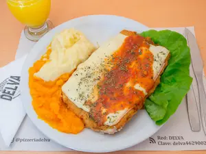 Milanesa de ternera napolitana