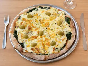 Pizza con espinaca